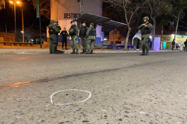 Uno de las dos balaceras fue contra el destacamento policial de Grandoli al 3900. Marcelo Manera.