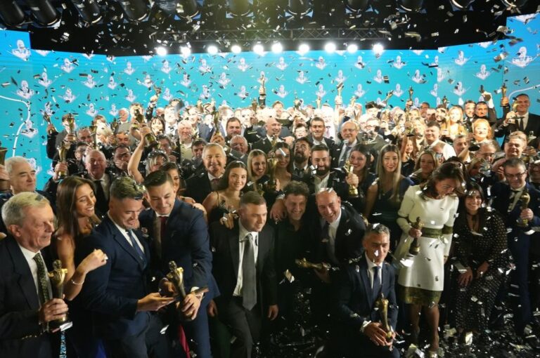 La gran gala concluyó con una imagen icónica: todos los ganadores juntos en el escenario
