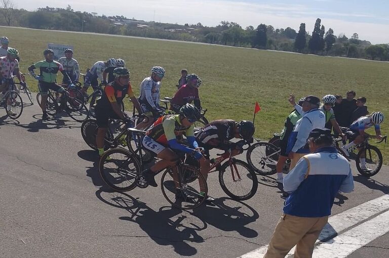 Hubo una intensa actividad en la pista del complejo ciclístico Arnoldo Sabino Pucheta. GENTILEZA SEBASTIÁN LEGUIZA
