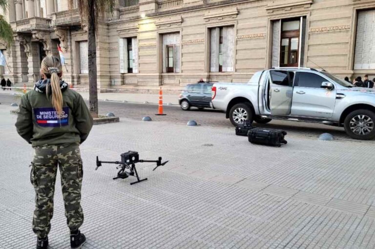 Bassi fue a Tribunales en Santa Fe bajo un operativo estricto de seguridad. Gentileza.