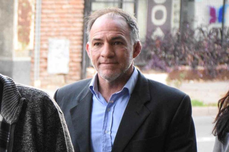 Kuverling es reemplazado por un director del mismo área