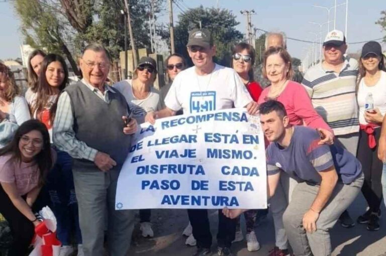 "La recompensa de llegar está en el viaje mismo". Así lo despidieron de su labor como director organizador de la escuela técnica 491