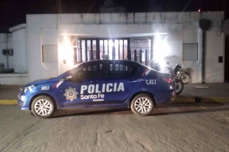 Los malvivientes fueron trasladados a la Comisaría 3ª de Barrancas y luego a la 14 de San Fabián. Gentileza.