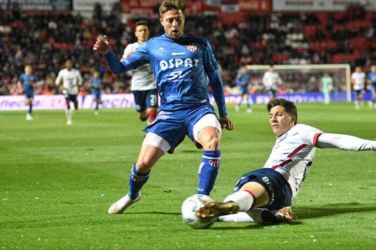 Los rojiblancos empataron ante San Lorenzo. Pablo Aguirre.