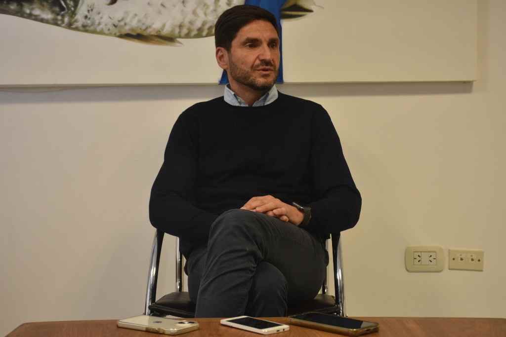 El candidato a gobernador estuvo en el diario El Litoral. Manuel Fabatía.