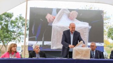 El gobernador presidió el acto. Gentileza.
