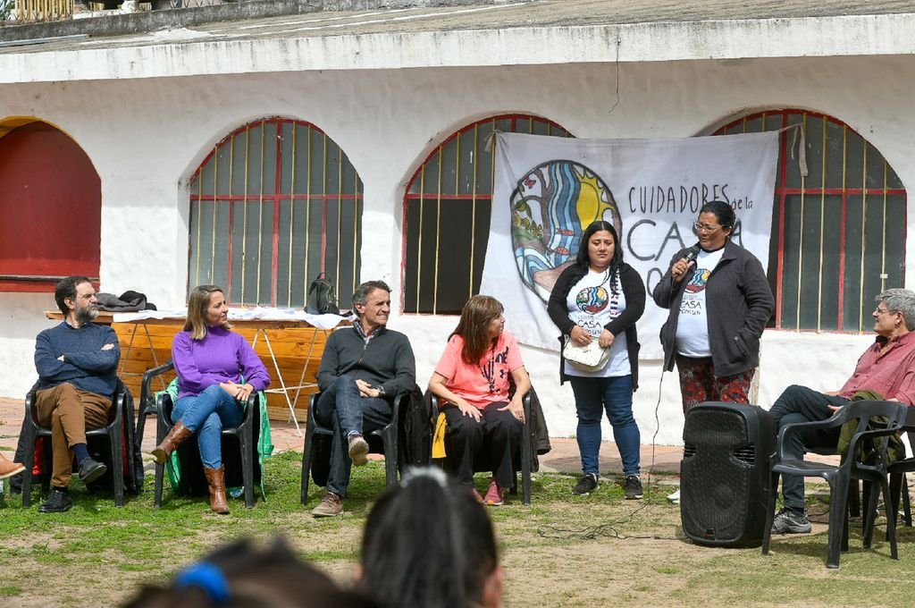 El encuentro con referentes de Cuidadores de la Casa Común de distintas localidades entrerrianas se realizó en las instalaciones del Club Neuquén