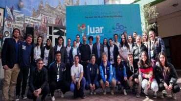 El lanzamiento simbólico de la competencia tuvo lugar en el patio cultural de la Facultad de Ciencias Económicas de la UNER.