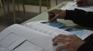 Rafaela cuenta con 32 instituciones de votación con 237 mesas habilitadas en total. Respecto a la cantidad de personas necesarias para cubrir todas las tareas