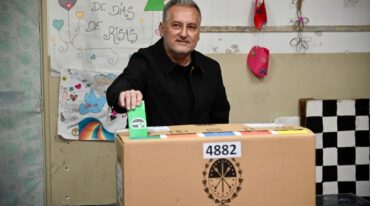 El momento de la votación de Marcelo Lewandowski en Rosario. Marcelo Manera