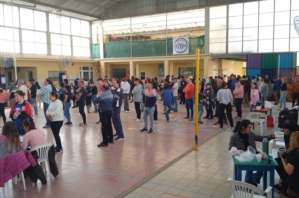 Unas 15 mil personas están habilitadas para ejercer su derecho al voto y elegir a las nuevas autoridades que gobernarán el destino del distrito San Javier. gentileza Multimedios San Javier