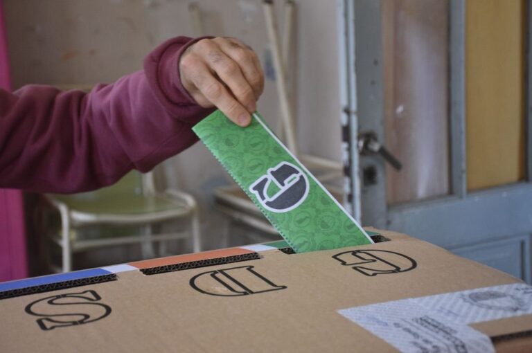 Los primeros números indican una amplia diferencia para el candidato de Unidos. Mirador