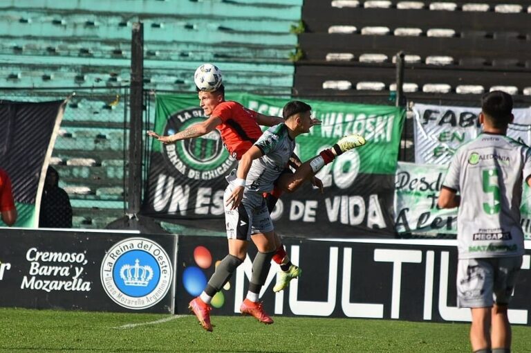 Lautaro Geminiani le dio la parcial victoria a Patronato.  Prensa Nueva Chicago