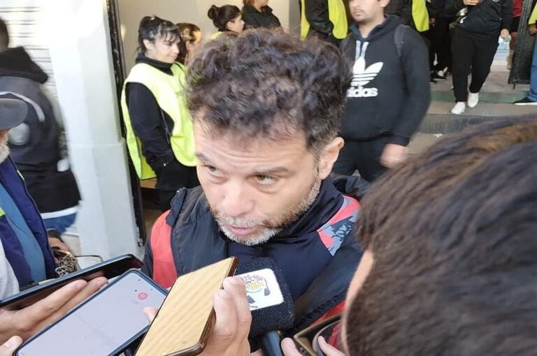 Rodolfo De Paoli valoró el cambio de imagen del equipo de visitante.