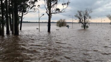 La Costanera quedó cubierta por el agua.