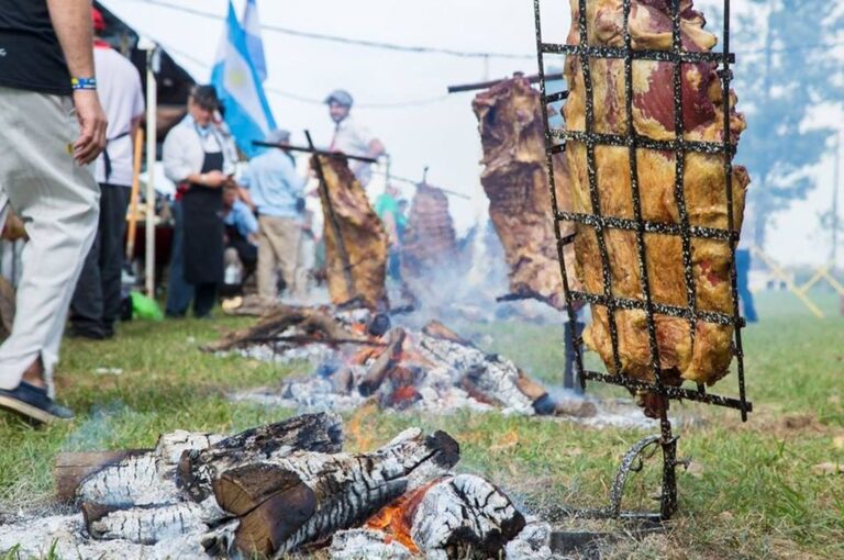 'Se trata de una oportunidad única para compartir y disfrutar de un evento en el que la pasión por la cocina y la camaradería se unen para crear momentos inolvidables. En total en este primer concurso serán doce competidores'