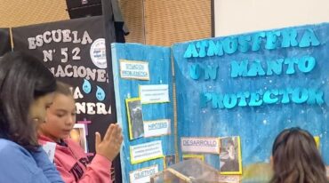 Alumnas de sexto grado de la escuela San Martín