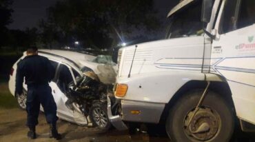 Una persona perdió la vida tras chocar con su auto de frente ante un camión. Norte24.