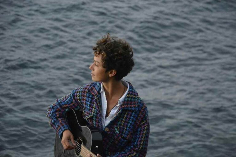 'Mi madre escuchaba música para escapar de las penas'