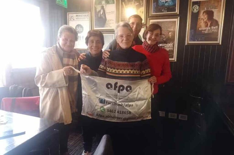 Susana Vilariño al frente junto a parte del grupo AFPA. Gentileza.