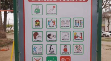 El proyecto Cartelería creando puentes representa un paso significativo hacia la inclusión y la creación de un entorno más accesible y amigable. Gentileza.