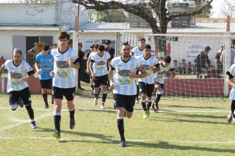 Atlético Sastre se quedó con el clásico de su ciudad. Gentileza.
