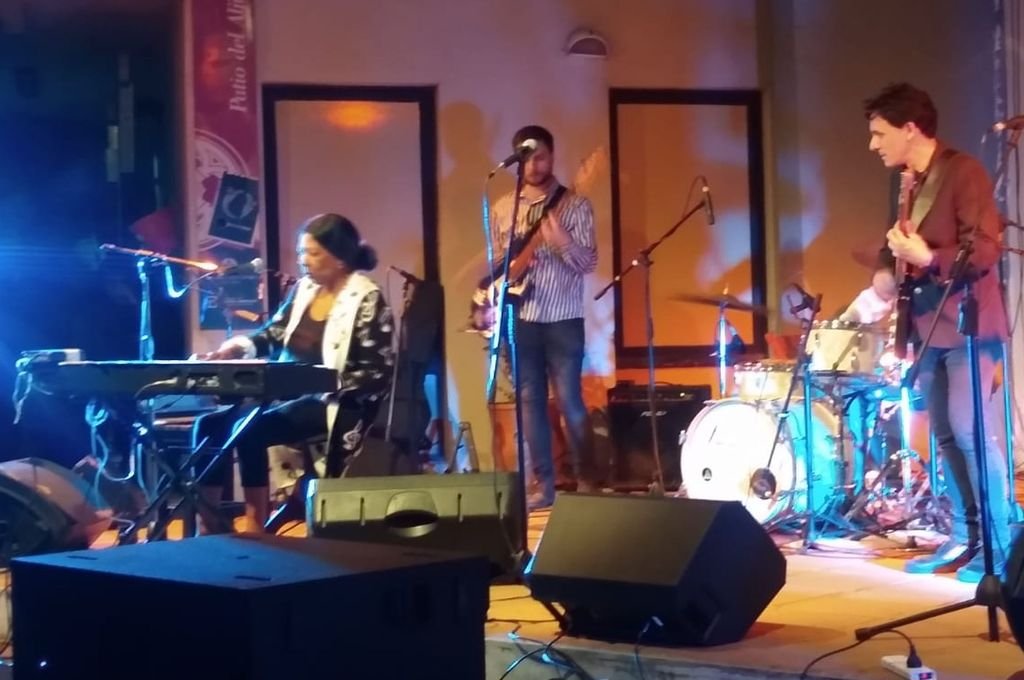 Cheryl Renée ofreció un 'recorrido por la historia del blues en 80 minutos'. Aldana Badano