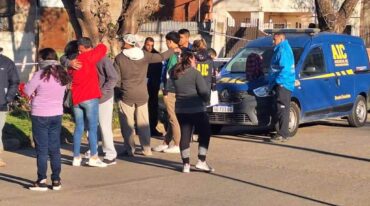 El dolor de familiares y amigos de la víctima. Sur24.