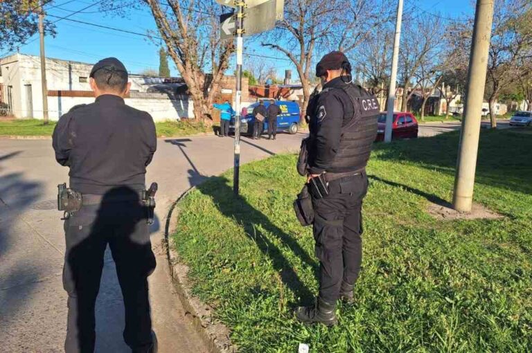 Tanto la moto como la mochila con sus pertenencias habían quedado en el lugar del crimen. Mirador Provincial.