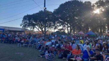 La exposición contó con espectáculos musicales para el público asistente. Gentileza.