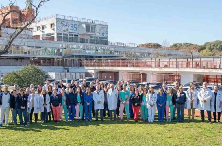 Un hecho inédito en la medicina argentina: más de 100 profesionales participaron de un triple trasplante pediátrico en simultáneo. Gentileza.