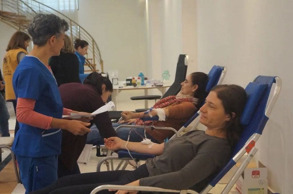 Más de 30 personas solidarias se acercaron al Club de Leones a participar de la colecta de sangre en Chajarí.