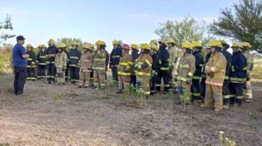 Los aspirantes a bombero se recibieron en Recreo. Gentileza.