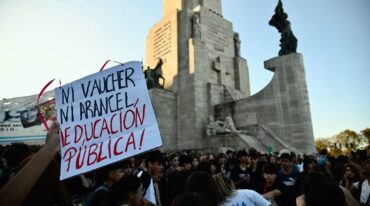 La movilización se realizó desde la plaza San Martín hasta el Monumento Nacional a la Bandera. Marcelo Manera