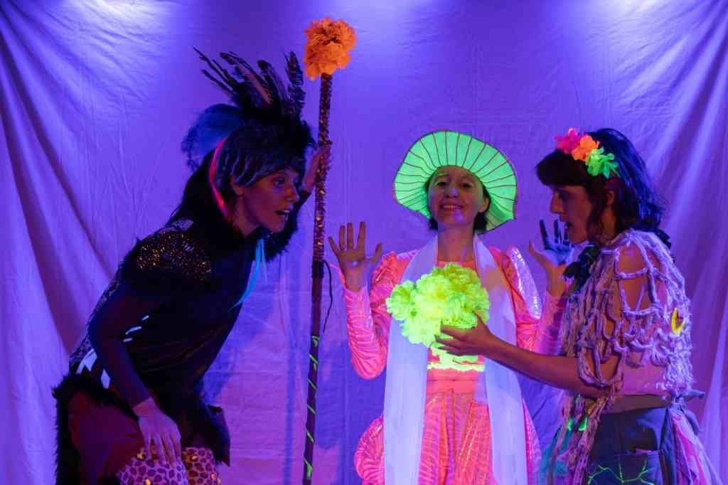 Flora y Fauna emprenden un viaje a través de los reinos de la naturaleza. Gentileza: Alejandra Boccardo.