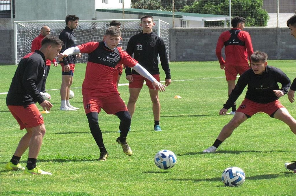 Benjamín Bravo podría debutar cómo titular este sábado en Patronato. Foto Gabriel Obelar