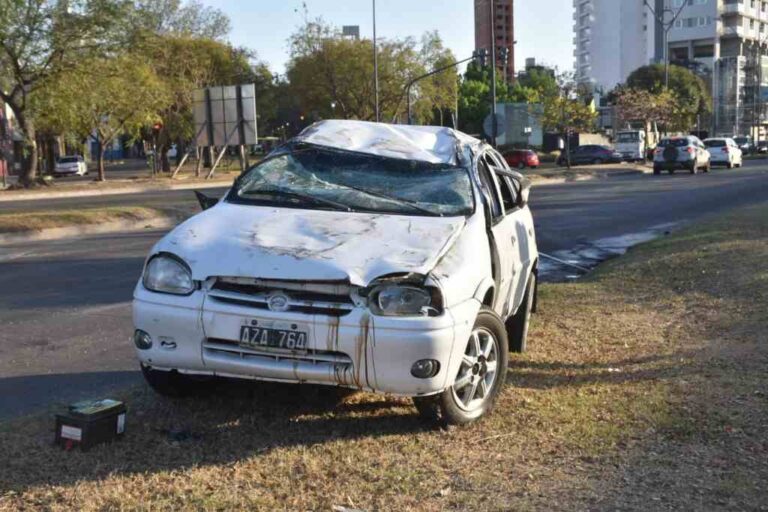 Así quedó el vehículo tras el accidente. Flavio Raina.