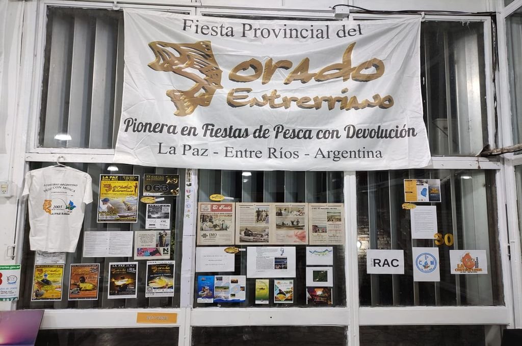 La muestra reúne material referido a todas las ediciones de la Fiesta de los pescadores en La Paz.