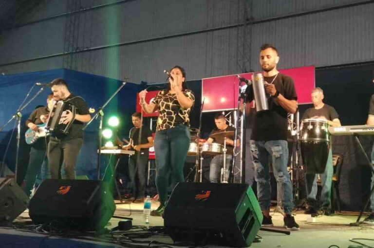 Desvío Arijón vivió la clasificación de varios valores regionales para el Festival Provincial del Frutillero. Gentileza.