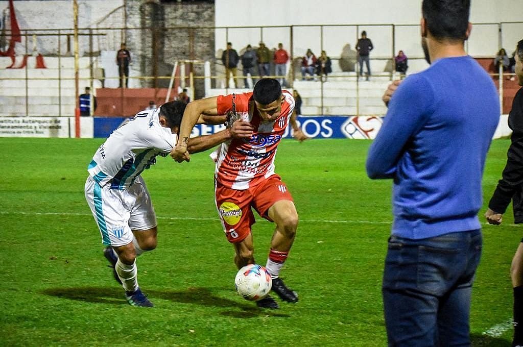 Román Comas volverá a vestir los colores del Decano Paranaense.