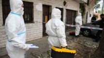 Personal de policía forense llegó al lugar. Marcelo Manera.