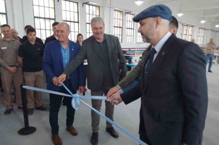 El ministro Brilloni presidió el acto. Gentileza.