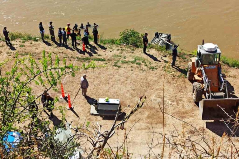 El coche fue hallado unos metros al sur de donde había caído. Gentileza: SL24.
