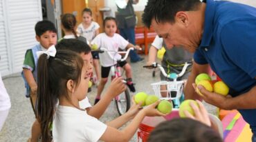 'Trabajamos en dos turnos con más de 120 chicos y docentes