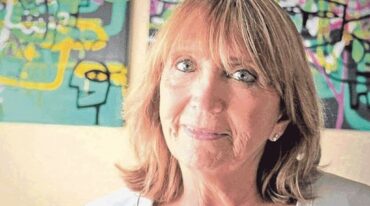 Una vida volcada a la pasión poética que expresa y conmueve en cada recuerdo de su vida. Una mujer con una entereza que supo sortear los desamores