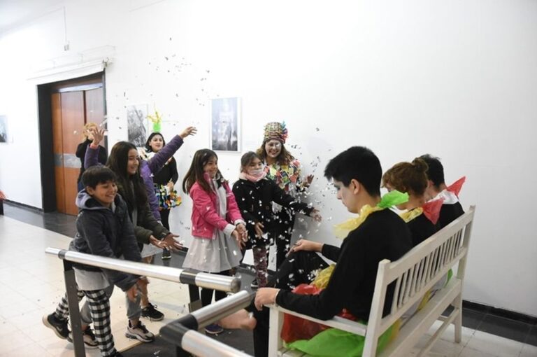 La "9° Muestra de Arte+Sustentable" reunirá a más de 100 obras de más de 50 instituciones educativas y artísticas. Las mismas fueron realizadas a partir de materiales recuperables y varían entre instalaciones