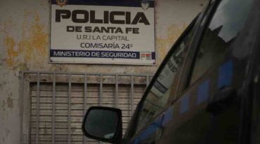 Personal de la comisaría 24ª trabajó en la escena del suceso junto a sus pares de la Agencia de Investigación Criminal. Archivo/Mauricio Garín.