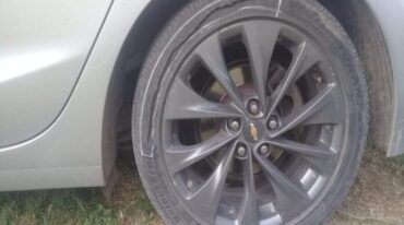 Uno de los autos de los jugadores vandalizados.  Gentileza 03442