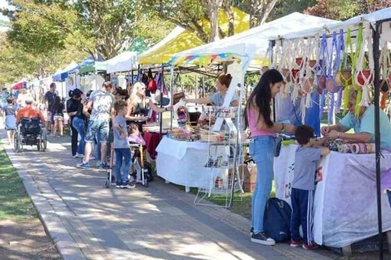 Los espacios feriales es uno de los canales de promoción de los emprendedores venadenses. Gentileza.