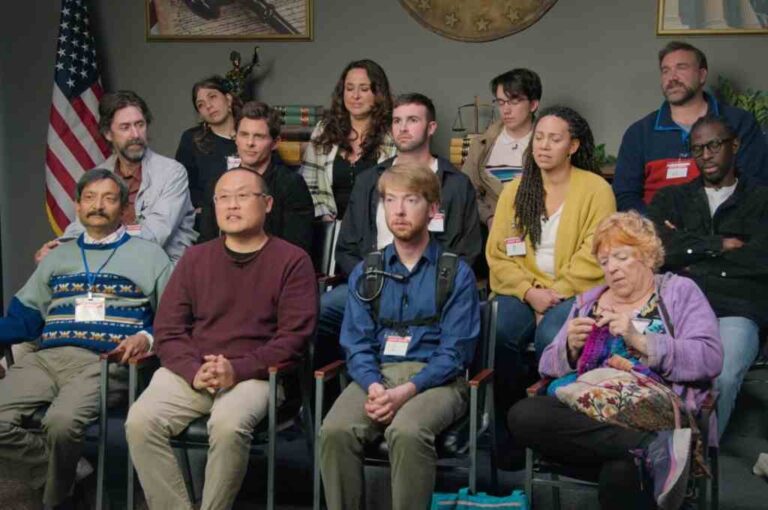 La serie explora en tono de comedia el funcionamiento de los jurados de Estados Unidos en la intimidad. Gentileza.